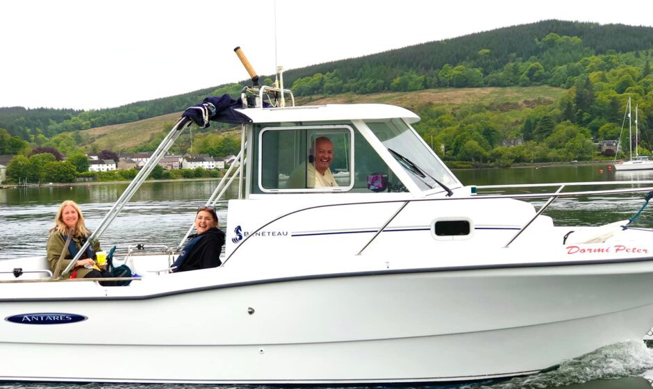 Dormi Peter afloat 