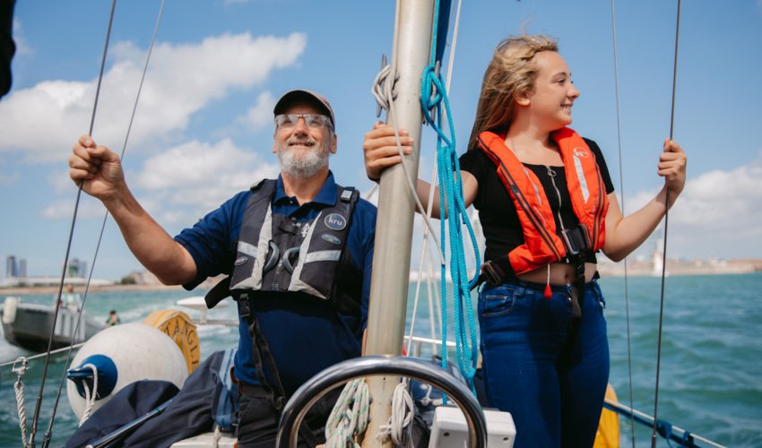 Boatfolk SimpleTruth Haslar JennaFoxton 2020 83 (1) 